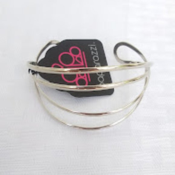 Papazarri Jewelry - Silver Paparazzi Bracelet/Arm Cuff